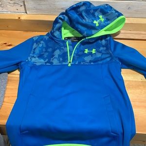 Boys youth Under Armour sweatshirt